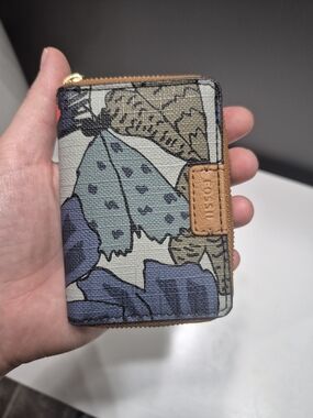 Fossil Moth Pattern Rfid Zip Card Case in Blue & Tan Neutral Tones
